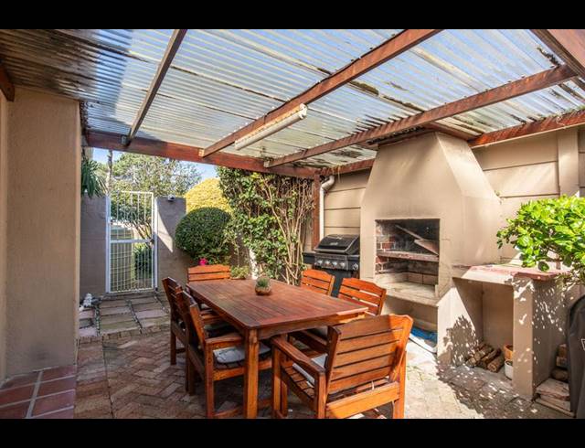 5 BEDROOM HOUSE FOR SALE IN MEADOWRIDGE